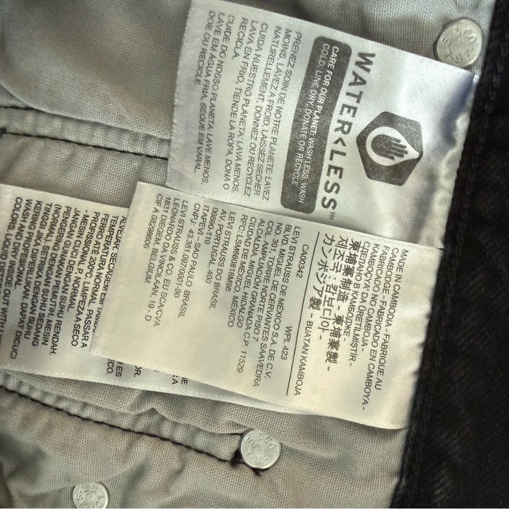 Levi's 501 Black Jean Shorts for Women Raw Hem 29 - Picture 5 of 6